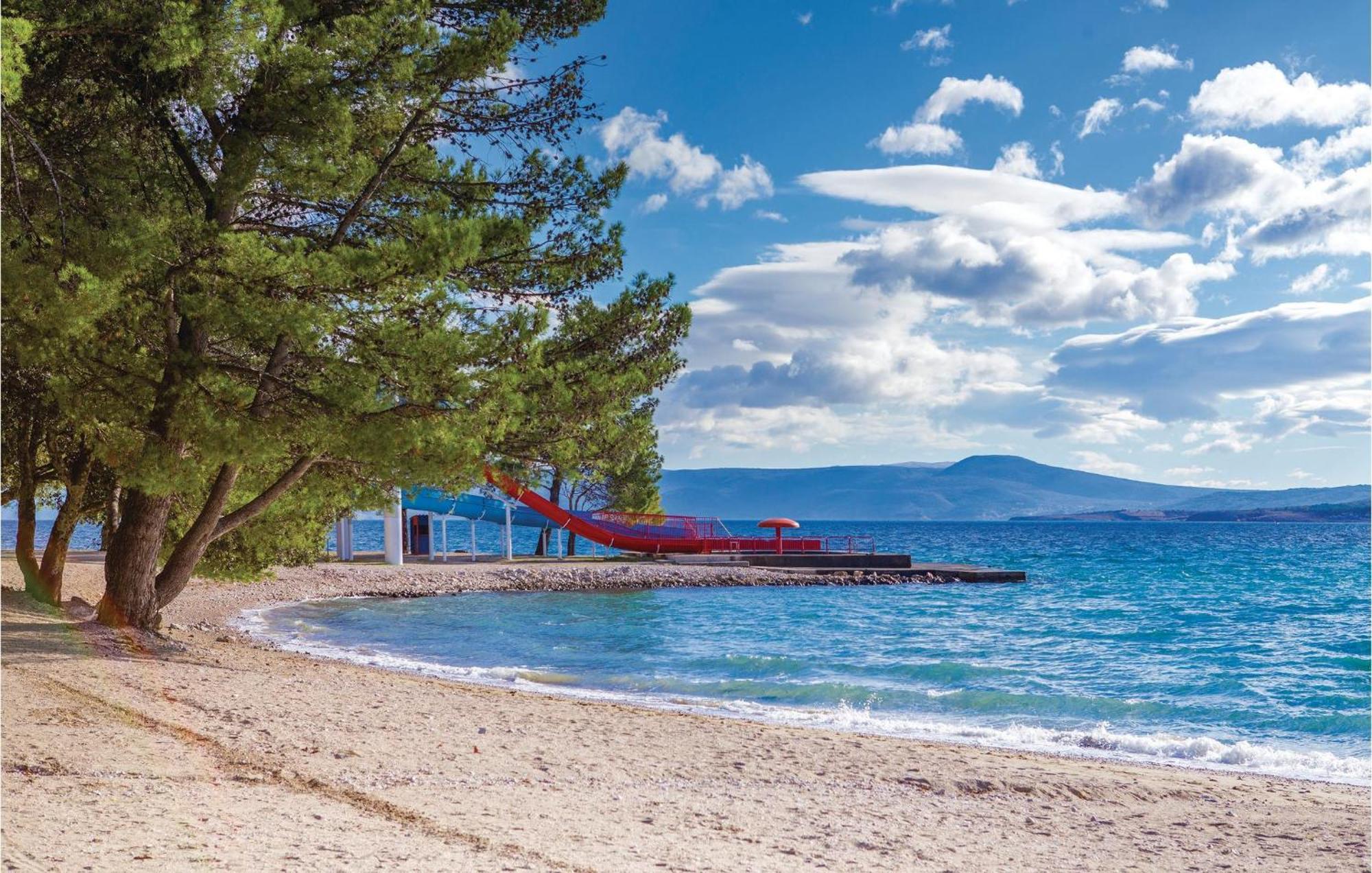 2 Bedroom Lovely Apartment In Crikvenica Exterior foto