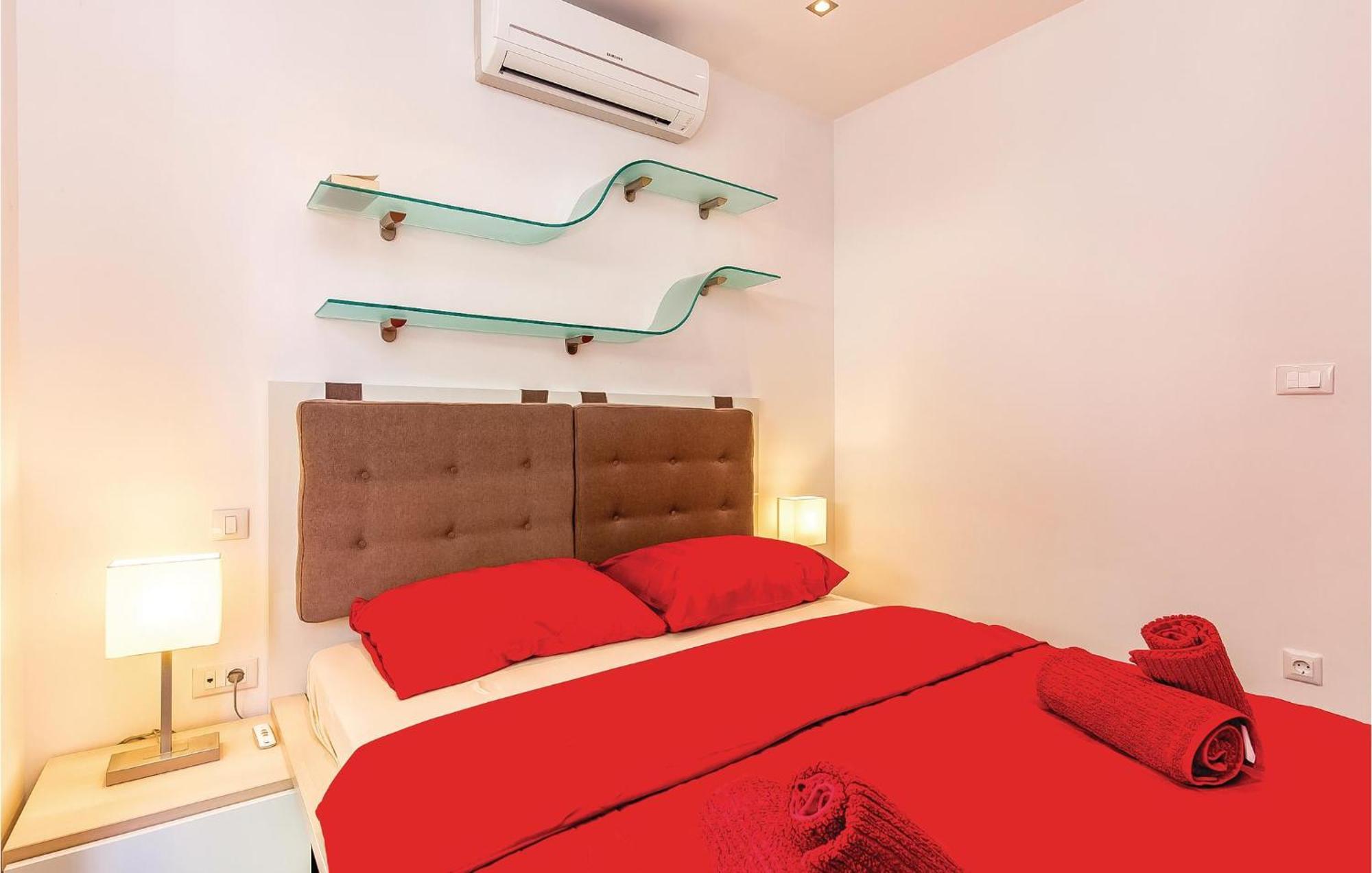 2 Bedroom Lovely Apartment In Crikvenica Exterior foto